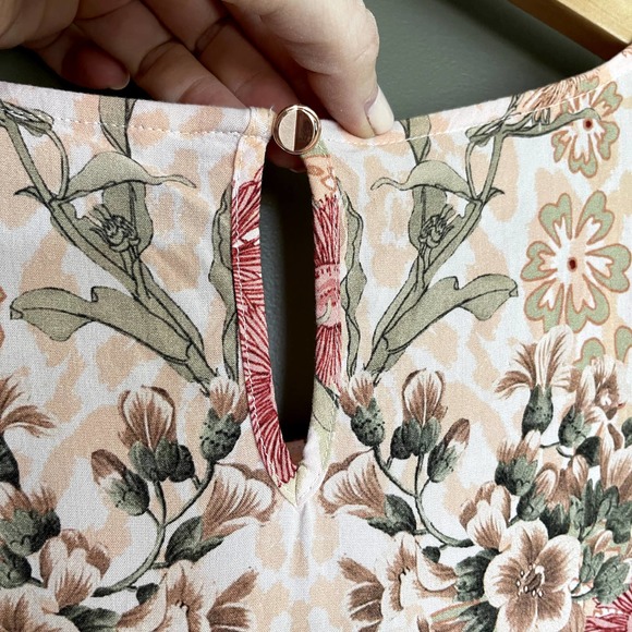 Soft Surroundings Cusabo Top Leopard and Floral Print Size Medium Cream Pink - Picture 16 of 16